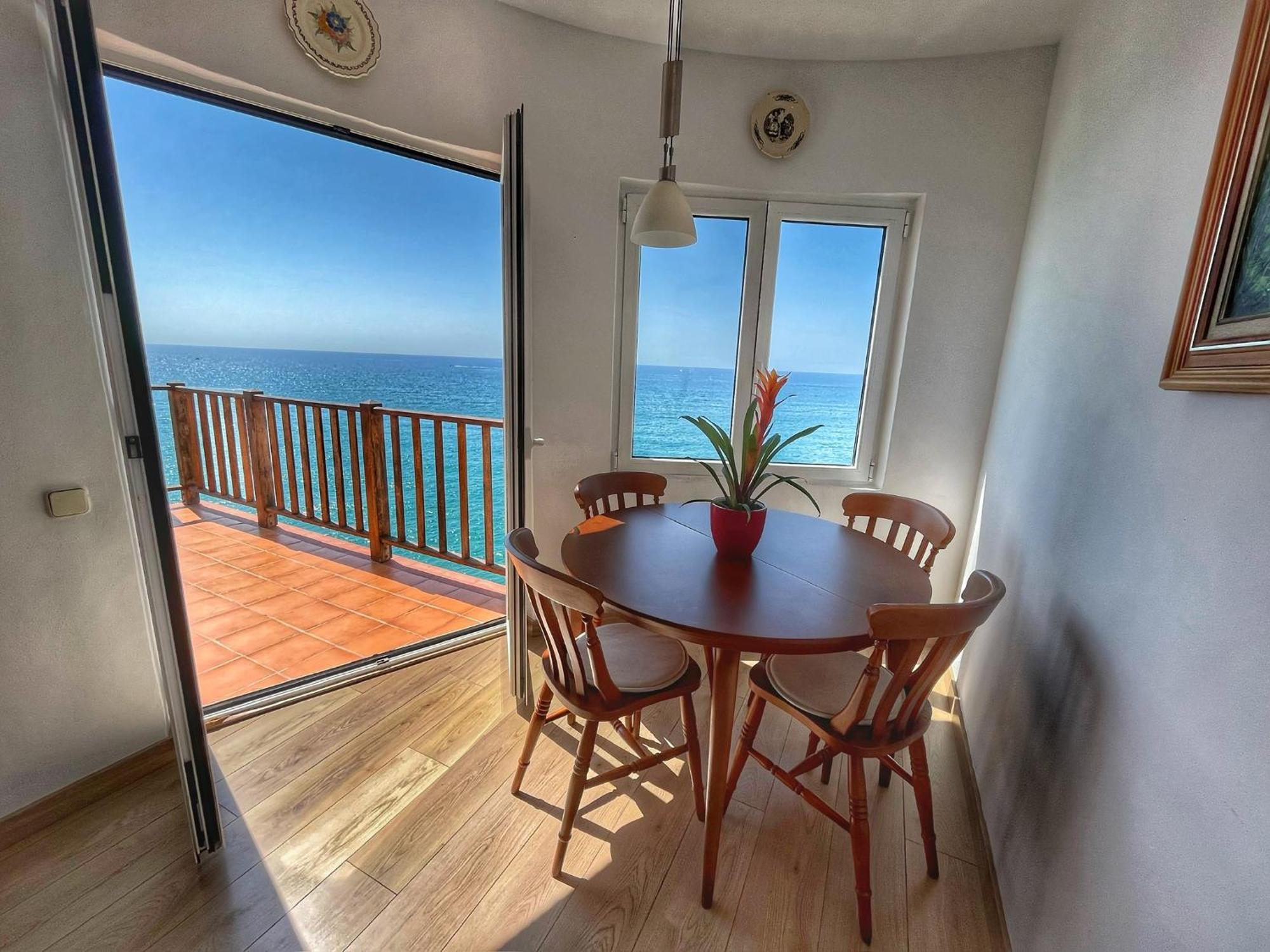 Apartamento En Acantilado Con Wifi Y Aire Acondicionado Сіджас Екстер'єр фото